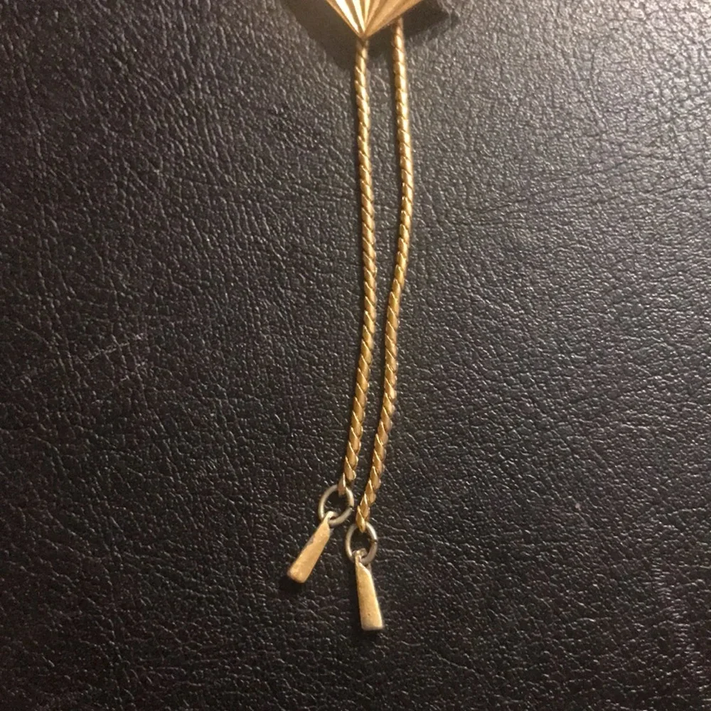 Gold Fan Lariat - Picture 4 of 5